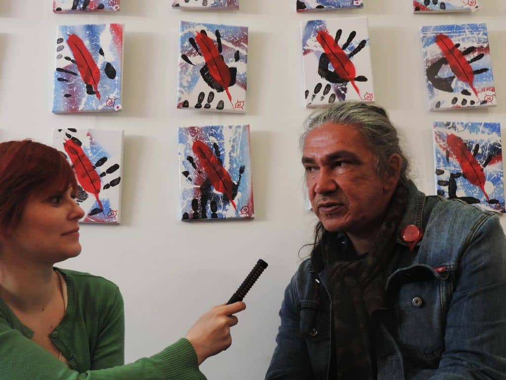 Jacques Néwashish est pensif lors de son interview au Fiestival.