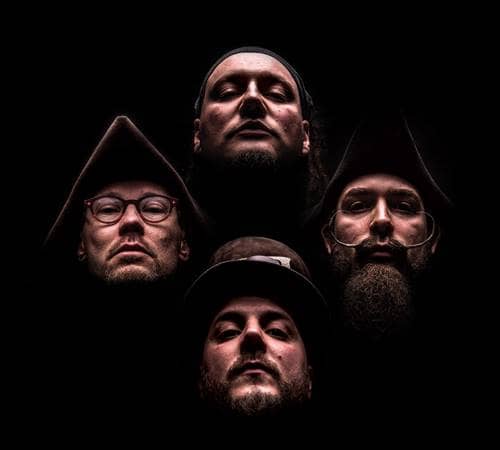 Pochette d'album de La Horde. Ils ont imité une pochette de l'album "Bohemian rapsody" de Queen.